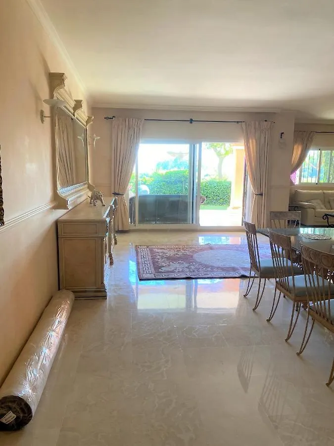 Park Beach Apartment Estepona